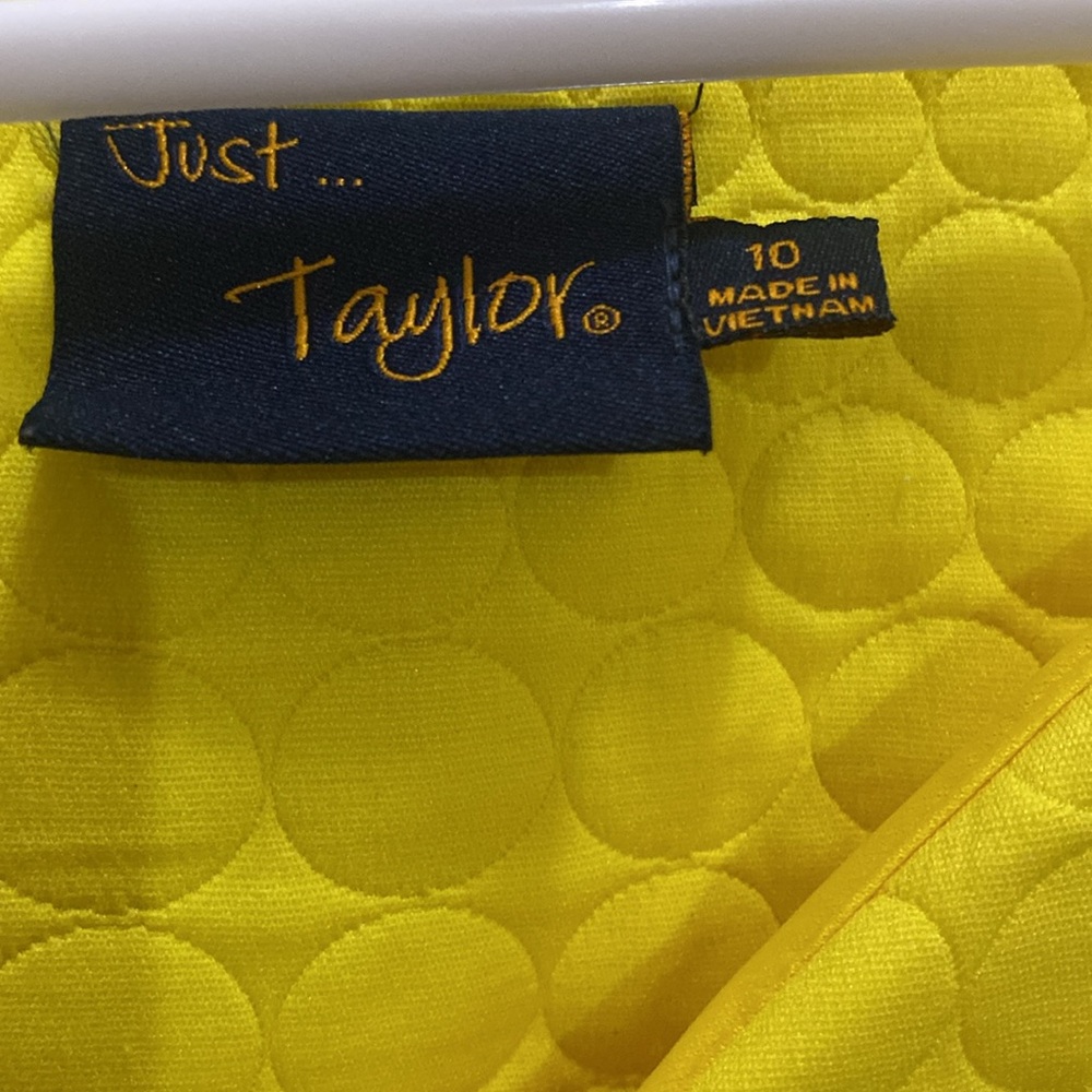 Just...Taylor Yellow Textured Fit-and-Flare Dress with Black Hem size 10 - Picture 5 of 7